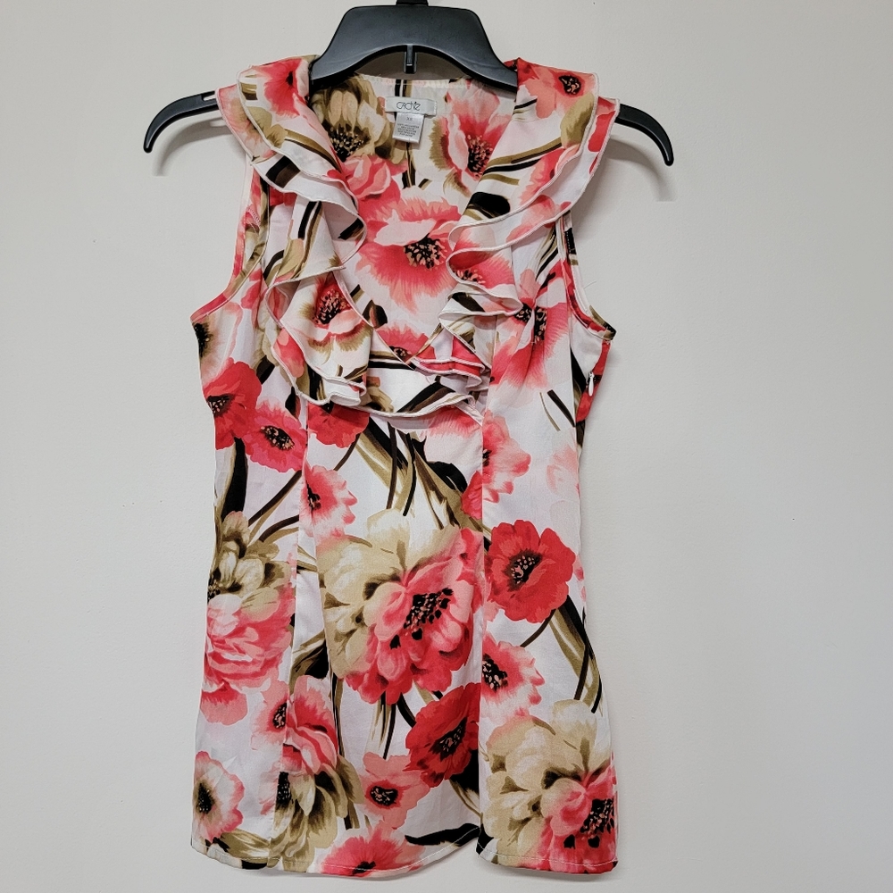 ☆SOLD☆ Beautiful Floral Sleeveless Blouse